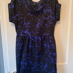 Gap small indigo and black short sleeved dress